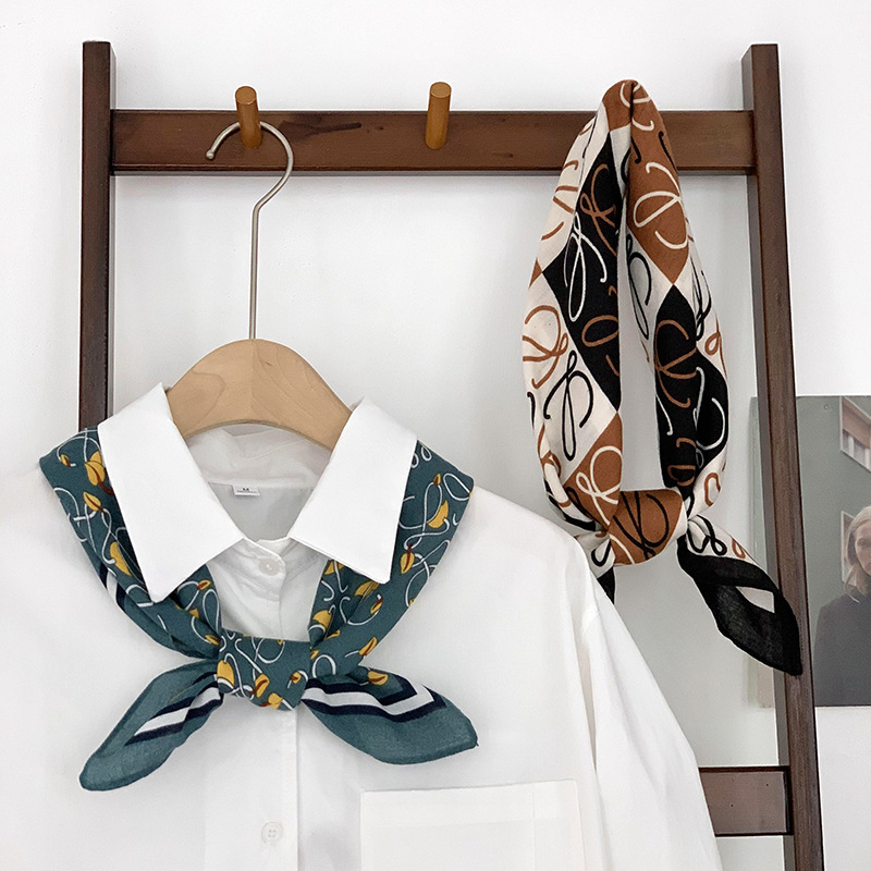 Bufandas de seda cuadrada alta sensación 2025 nuevo verde fresco estilo coreano moda decoración bufandas de seda de algodón y lino al por mayor