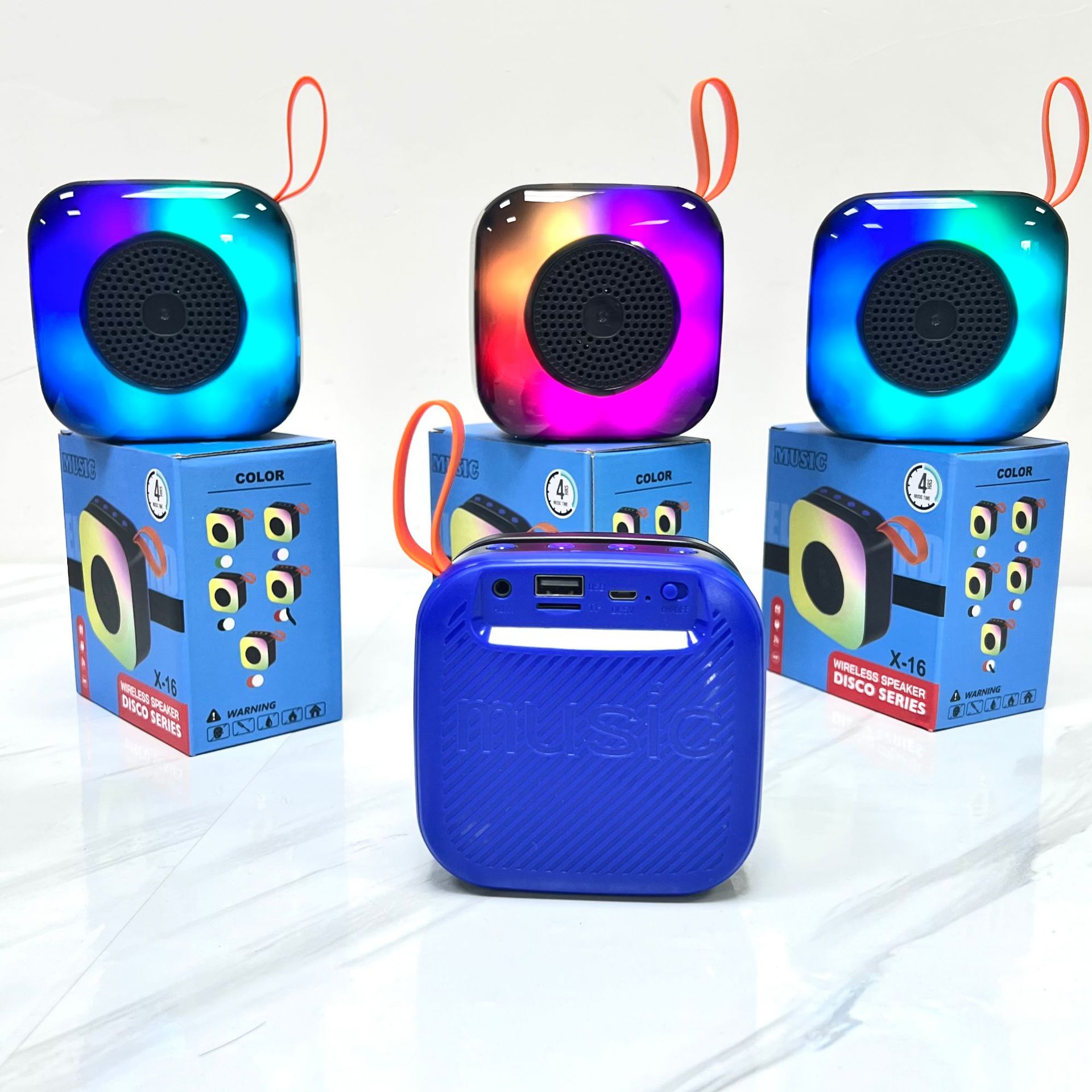 Nuevo sonido de luces de colores al aire libre pequeña tarjeta Bluetooth portátil subwoofer inalámbrico multifuncional altavoz de escritorio doméstico