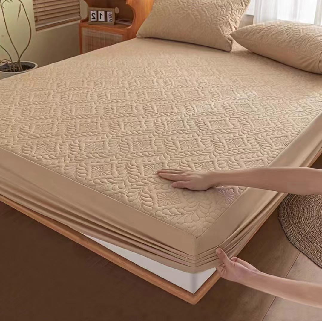 Comercio exterior fittedsheets impermeable colcha acolchada colcha al por mayor cubierta protectora del hotel cepillado cubierta de polvo aislamiento de orina