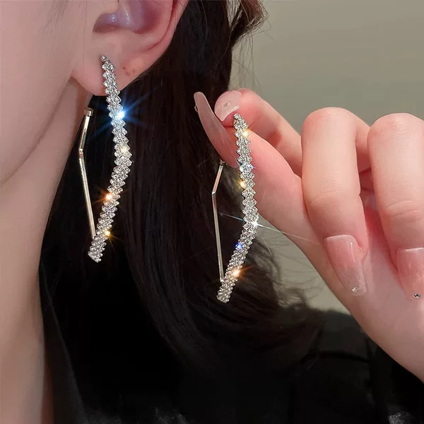European and American Fashion Temperament Exaggerated Geometry Rhinestone Earrings Women's High-end Sense Niche Elegant Atmosphere Cross-border Earrings Earrings