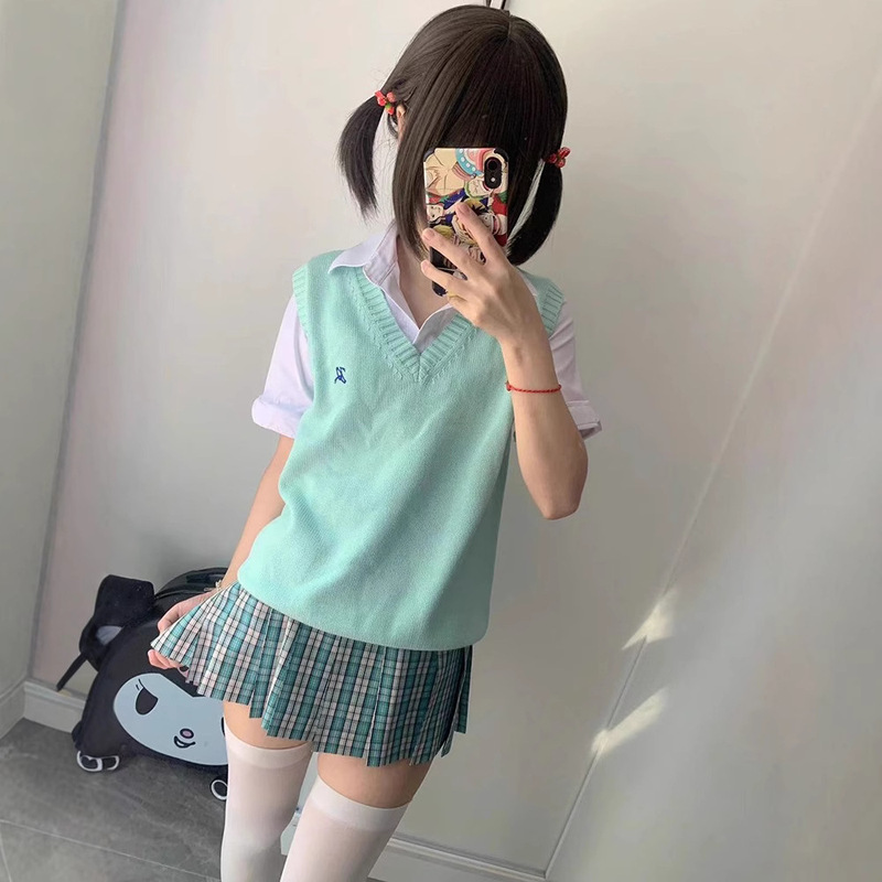 Original JK Uniform Embroidered Solid Color Vest Japanese Original Sweater Knitted Shirt Vest V-Neck for Autumn, Winter and Spring