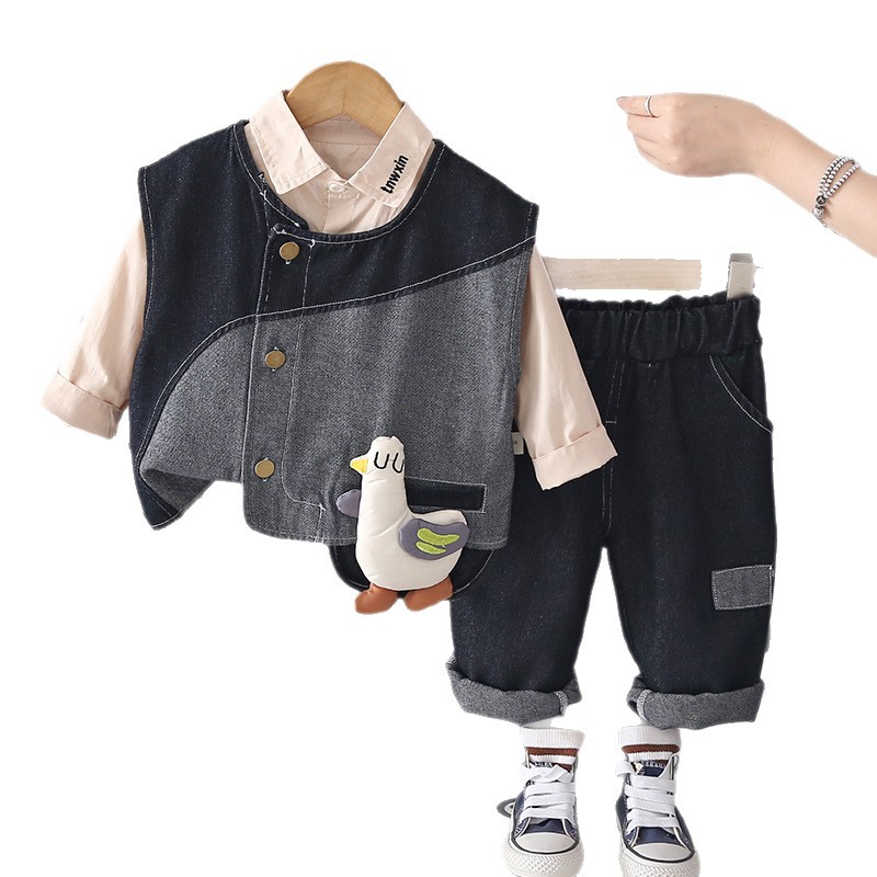 Spring/Autumn 2026 New Style Boys' Patchwork Denim Vest Three Piece Set Fashionable Cartoon 3D Duck Children's Clothing for Toddlers (3-7Y)_voghion.com