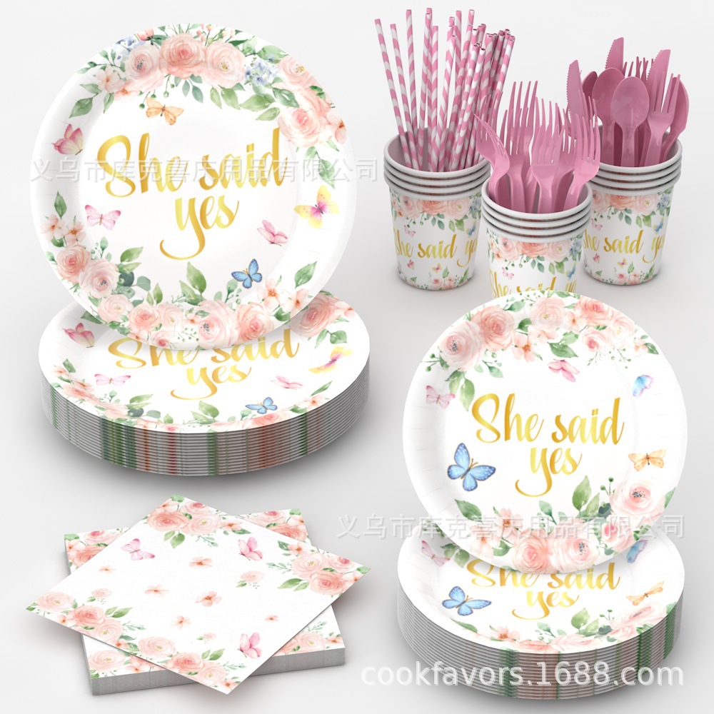 Conjunto de cubiertos de fiesta de compromiso de novia transfronterizos, bandeja de papel desechable, tazas de papel, toallas de papel cubiertos
