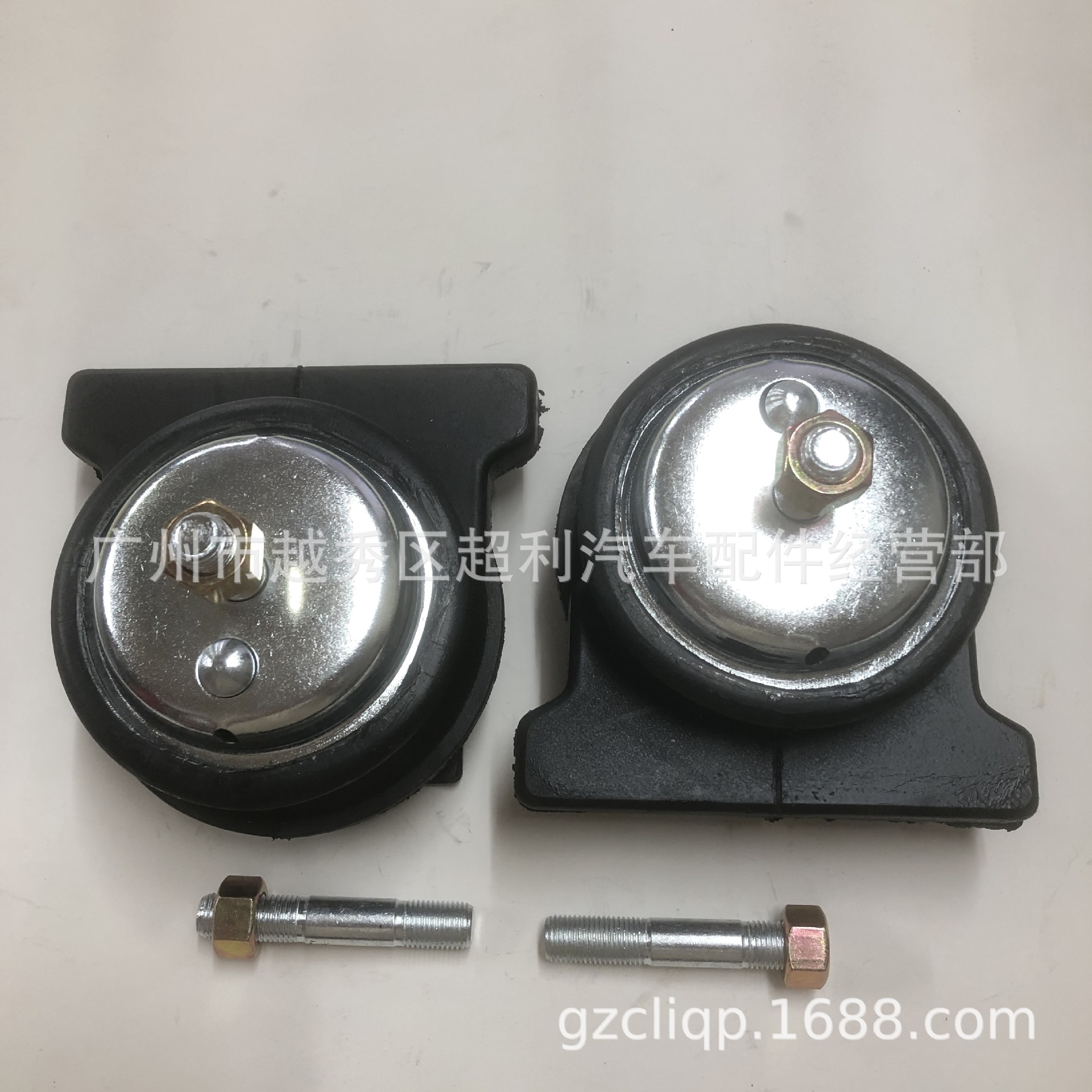 Engine Mount ME031999 ME017631 MC907899 for Mitsubishi FE50C L/R
