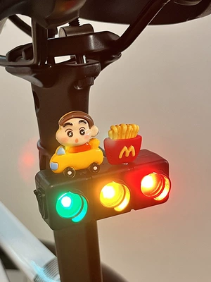Suitable for bicycle riding tail lights, rechargeable, cute crayon elephant design, road and mountain bike warning light, flashing single light