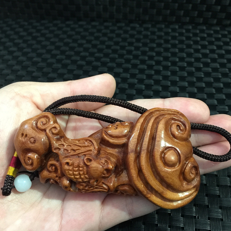 ラオスの黄花梨の木の彫刻のハンドルの木の工芸品の小さい置物の実木の彫刻は贈り物の小さい部品を遊びます。|undefined