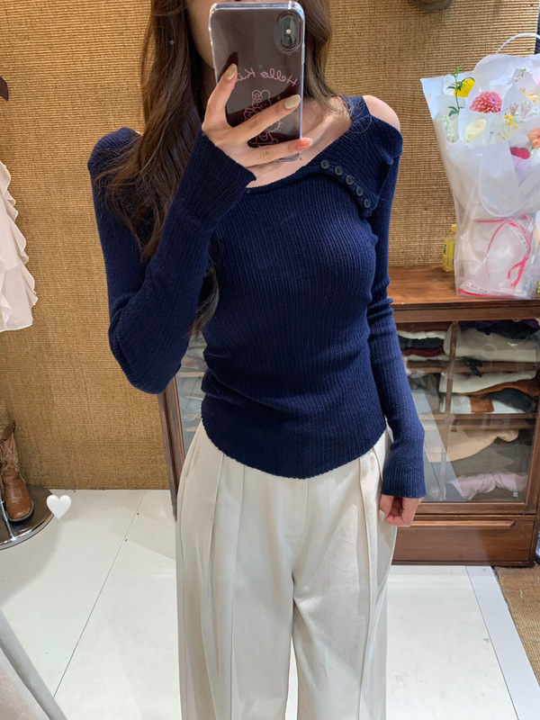 2025早秋新款设计感一字肩针织衫韩系长袖女毛衣修身露肩打底上衣|undefined