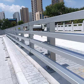 防撞护栏市政护栏道路围挡交通护栏道路山东厂家现货防攀爬