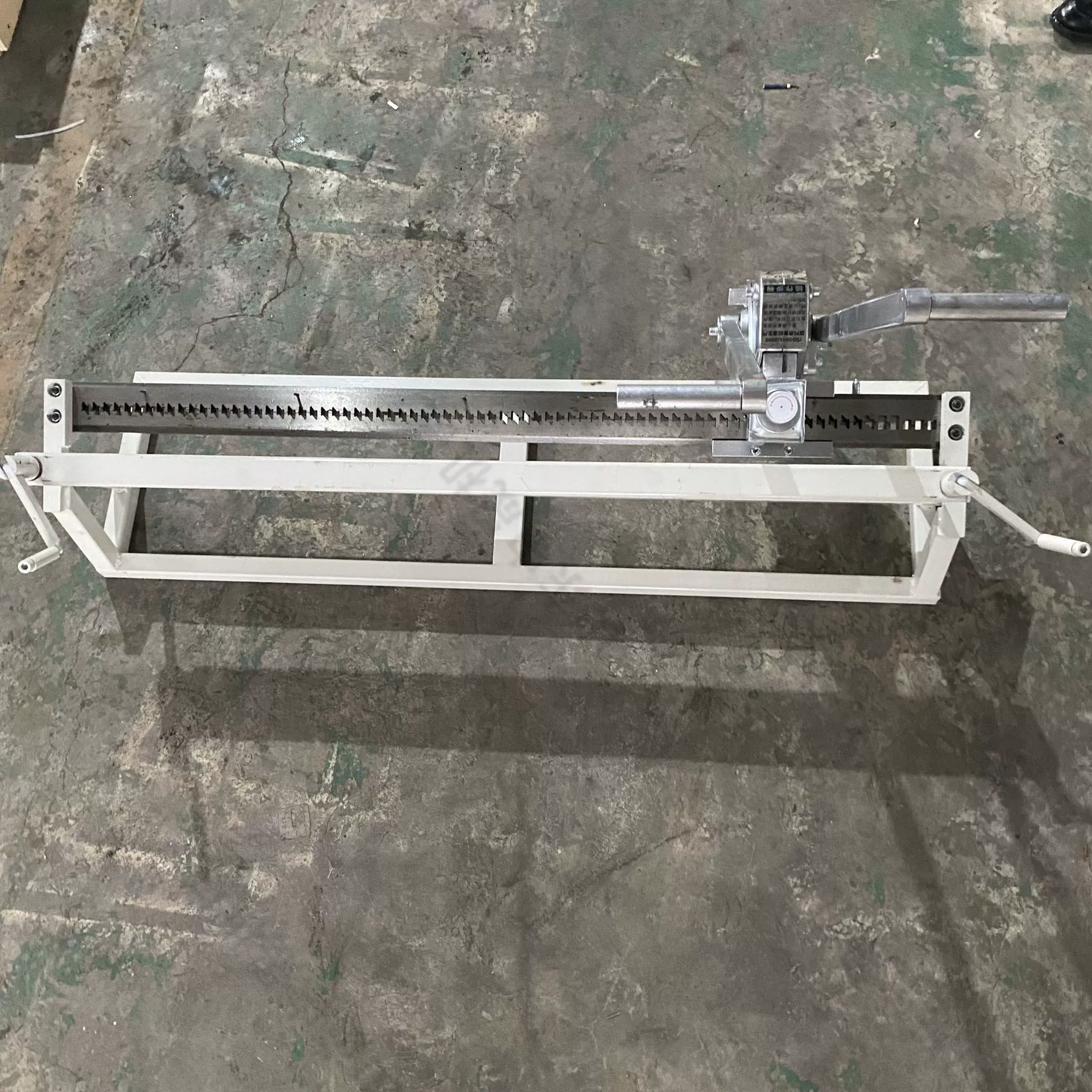 Машина для изготовления пряжек конвейерных лент Zhongsheng Mining KJ1000mm с ручным приводом для поддержки пряжек