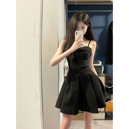 Summer New French Black Strappy Puffed Dress, Audrey Hepburn Style, Elegant and Slimming, Little Black Dress for Girls and Boys