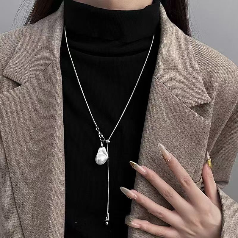 Minimalist Silver Pull-Out Imitation Baroque Pearl Pendant Necklace for Women, Light Luxury High-End Long Chain Accessory for Sweatshirts Minimalist Silver Pull-Out Imitation Baroque Pearl Pendant Necklace for Women, Light Luxury High-End Long Chain Accessory for Sweatshirts