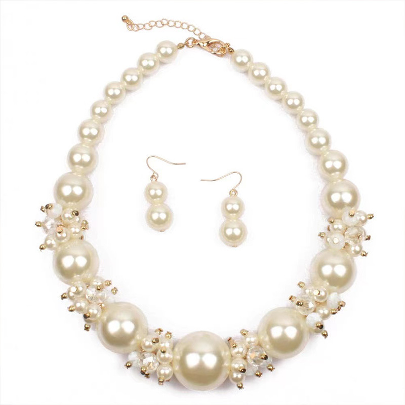 Collana a catena con perle barocche per sposa e moda_voghion.com