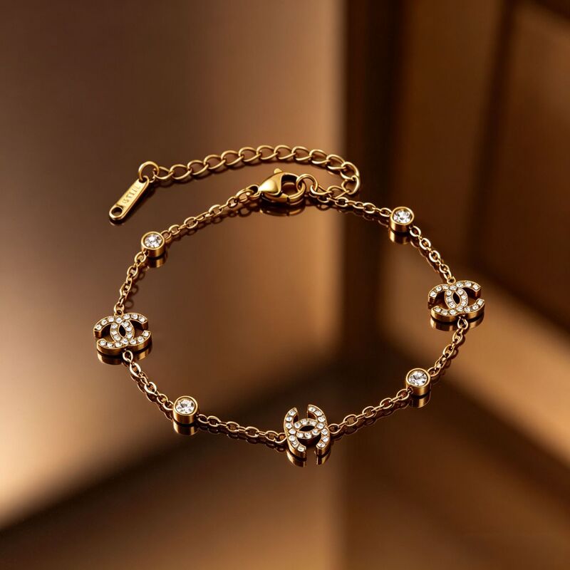 Luxury Double C Diamond-Encrusted Titanium Steel Bracelet for Women, Non-Fading, Gold-Plated, Exquisite Zirconia Jewelry, Versatile Commuting Accessory Wholesale