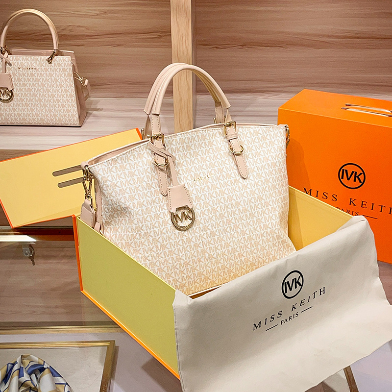 Large Capacity Tote Bag 2026 New Model for Women, High-Quality Versatile Fashion Commuter Bag, Handbag, Underarm Bag, Shoulder Bag for Women