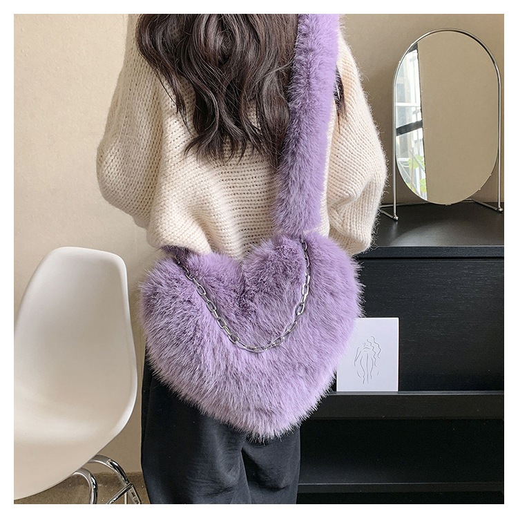 Femmes Peluche Couleur Unie Mignon En Forme De Coeur Fermeture Éclair Sac Bandoulière display picture 3