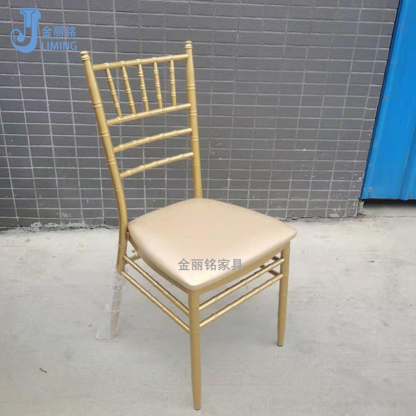 Fábrica al por mayor de metal comedor silla Hotel oro hierro banquete silla césped al aire libre bolsa suave boda Silla de Bambú