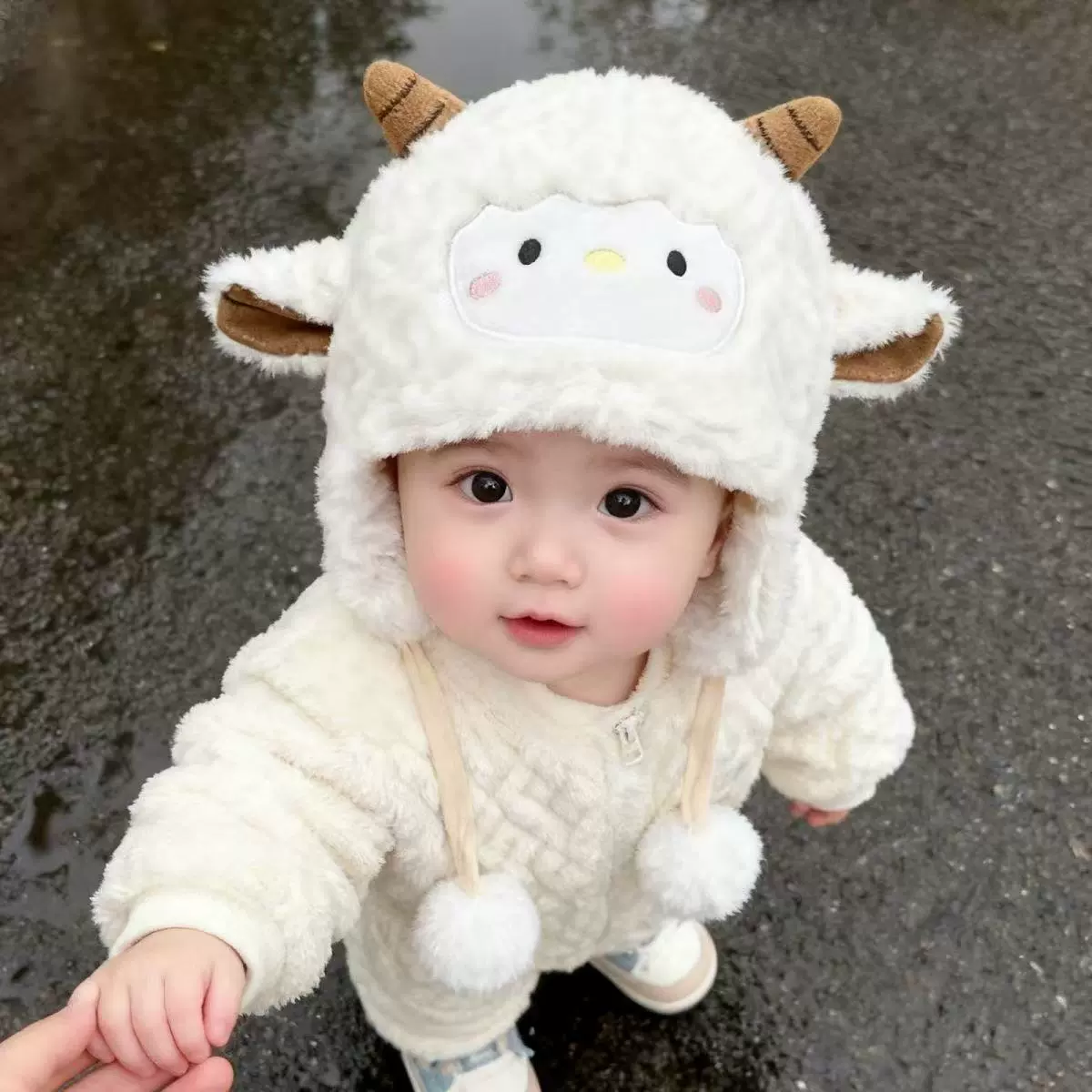 婴儿帽子秋冬季毛绒小羊帽宝宝可爱护耳帽婴儿外出加厚保暖包头帽