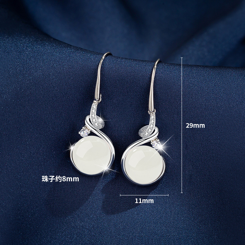 20%의 고객이 백옥 귀걸이를 선택합니다.