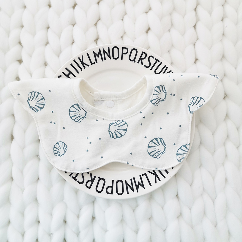 Bebé recién nacido otoño e invierno nuevo estilo flor saliva toalla algodón bebé impermeable escupir babero 360 grados rotación