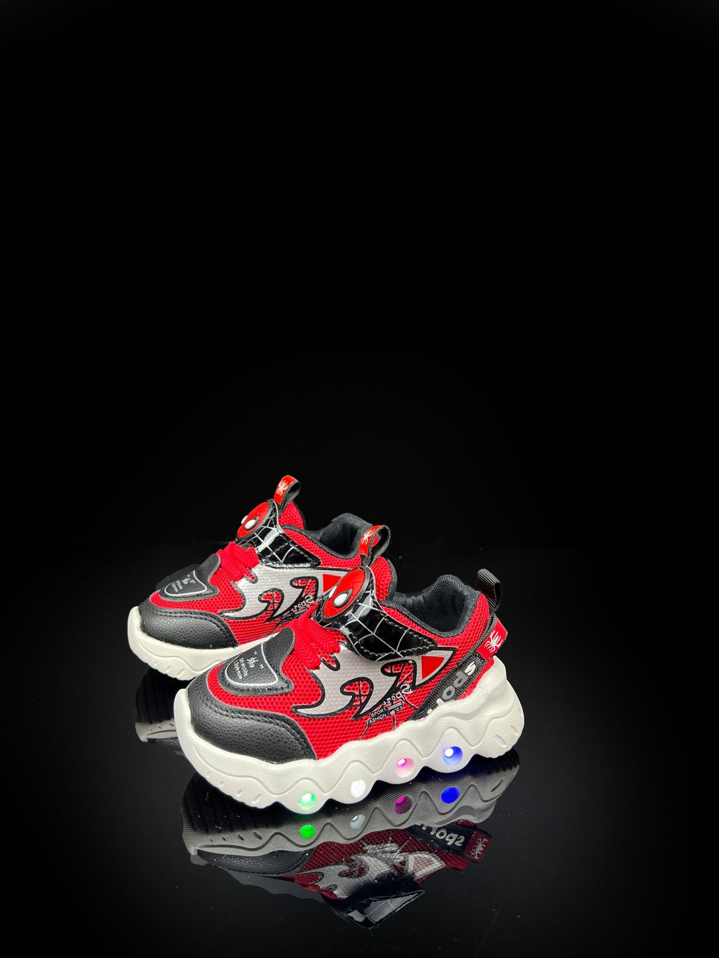 La Primavera de los nuevos muchachos antideslizantes de fondo suave luz-En suela casual deportes azul malla transpirable zapatos para niños ventas directas de fábrica