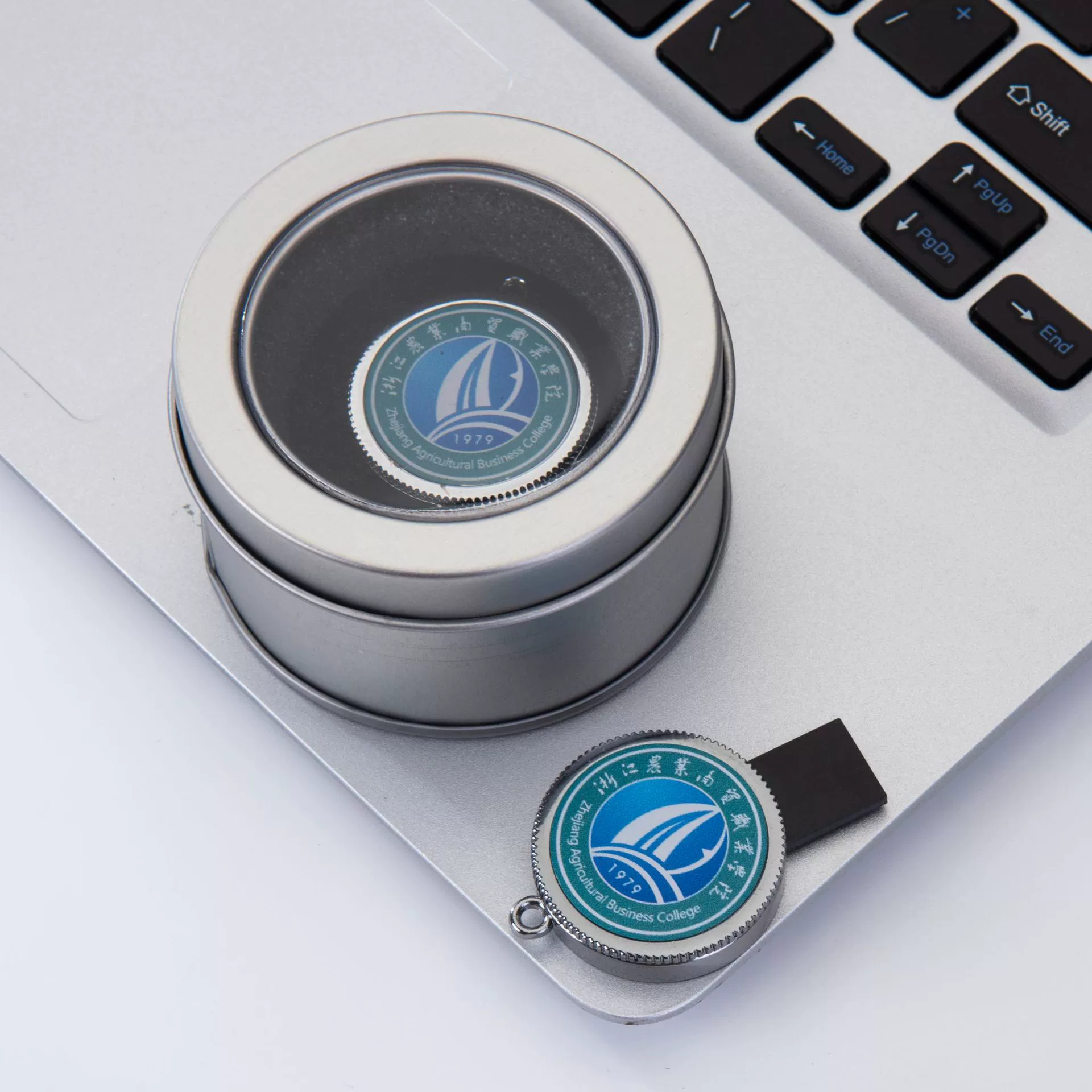 Творческая школьная эмблема U-диск 32g оптом надписи с логотипом выпускной юбилейный подарок U-диск печать компании LOGO