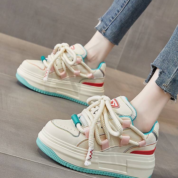 Cuero genuino blanco para mujer en primavera 2024, nuevos zapatos deportivos pequeños de suela gruesa con forma de bizcocho, zapatos de pan_voghion.com