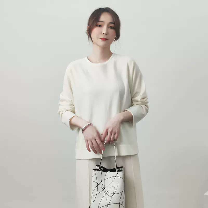 秋季新款16针精纺假四平新澳ji细羊毛休闲风圆领长袖针织衫上衣女