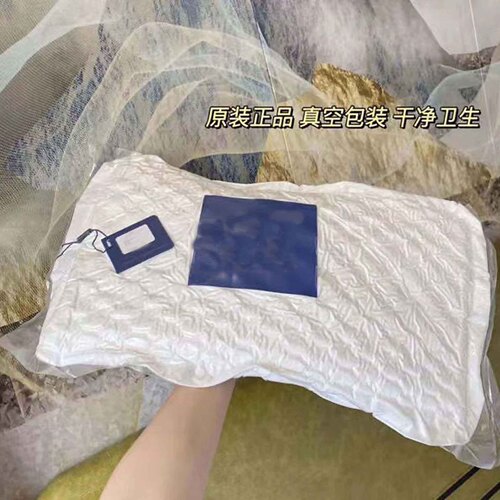 Manufacturer wholesale Thai natural latex pillow children's latex pillow core gift gift box rubber pillow neck protection silicone pillow