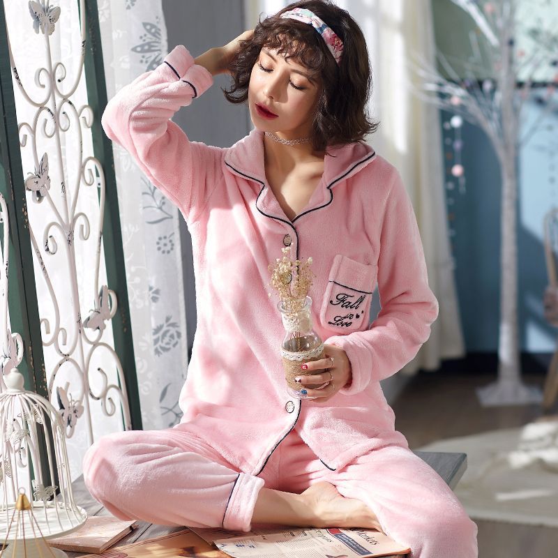 Pijamas de invierno de mujeres de invierno grueso con ropa de franela de terciopelo otoño y invierno de mediana edad Coral Pijamas damas de primavera y otoño