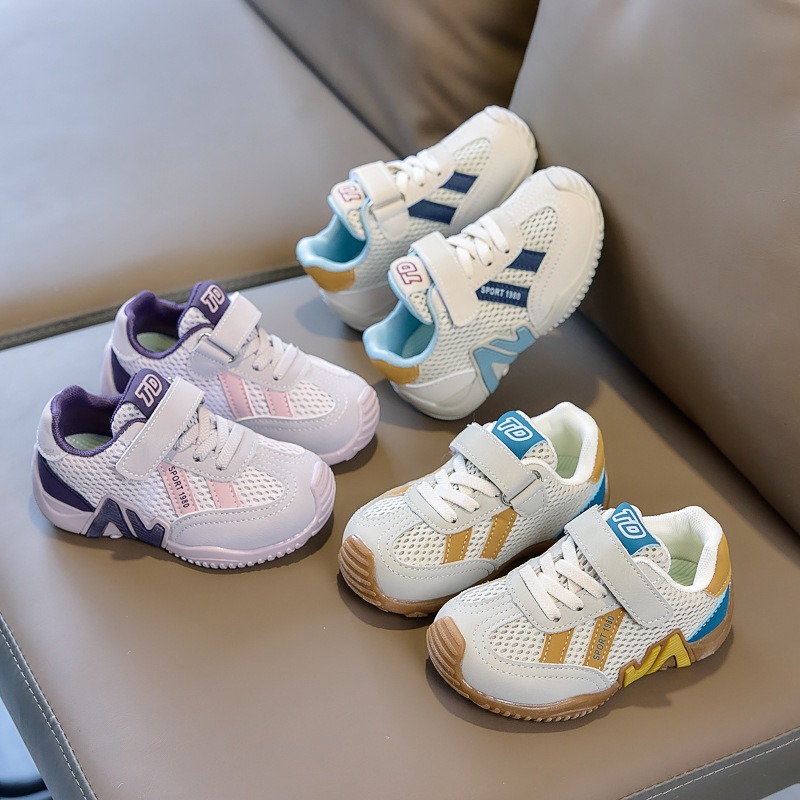 2026 primavera nueva moda transpirable zapatos de corrida de malla zapatos deportivos para niños zapatos de niñas al aire libre un cabello