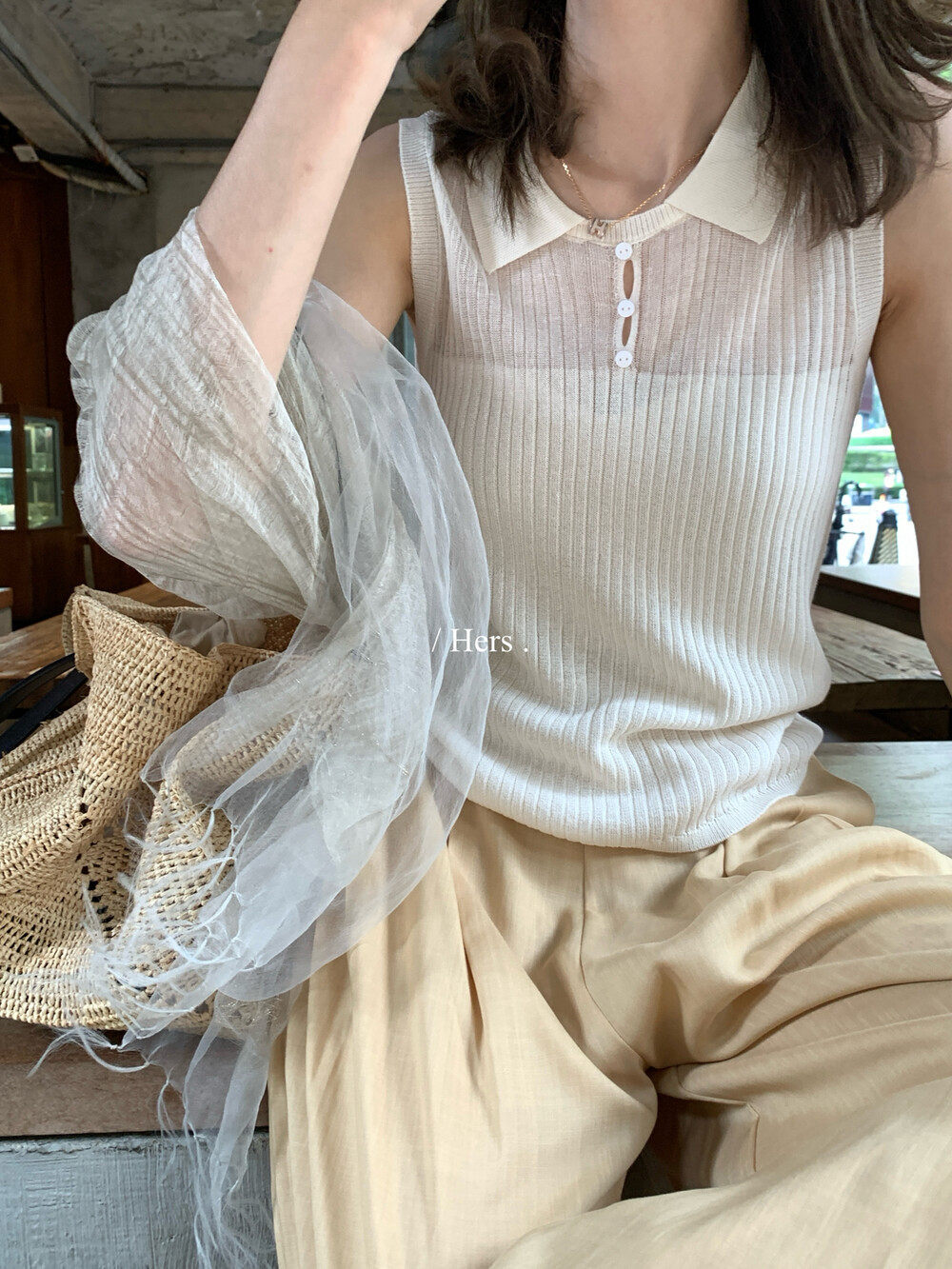 Áo hai dây nữ cổ polo dệt kim phối ren hở vai, form ôm sát — xám, trắng ngà, xanh lam chi tiết 23