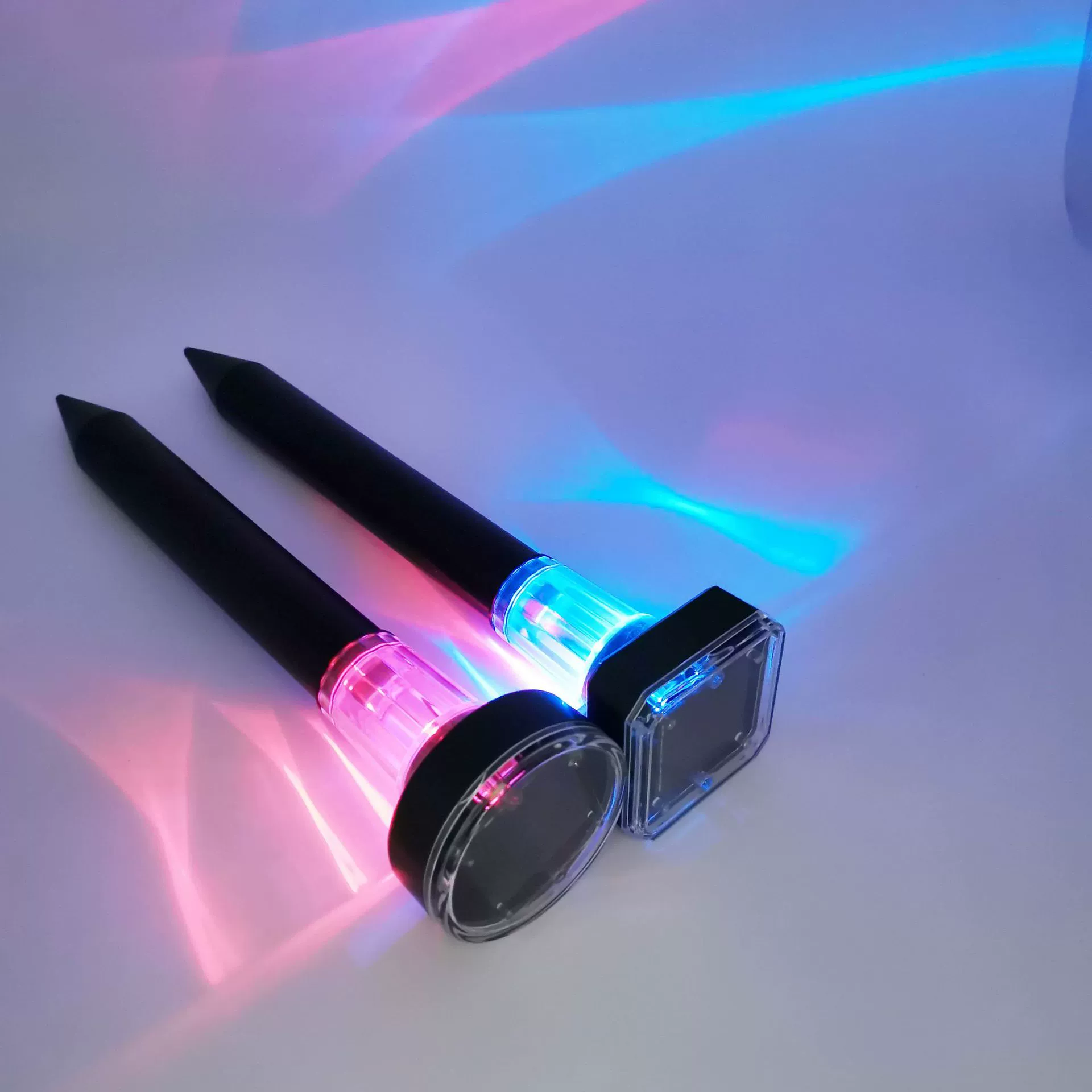 LED промышленная лампа солнечная энергия