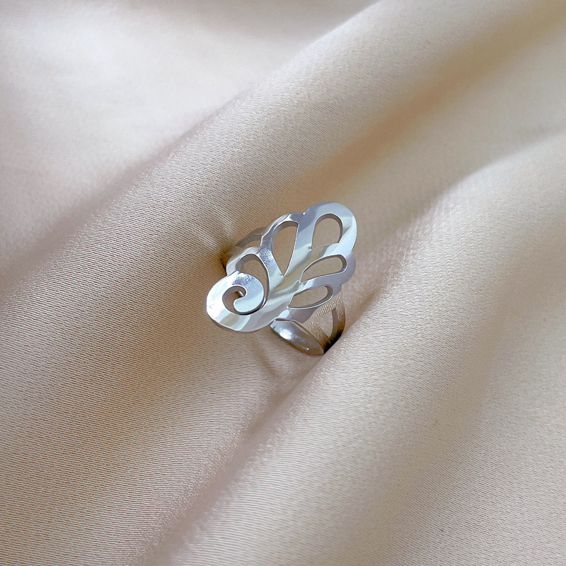 Designersring met bloem van titaniumstaal dames en heren_voghion.com