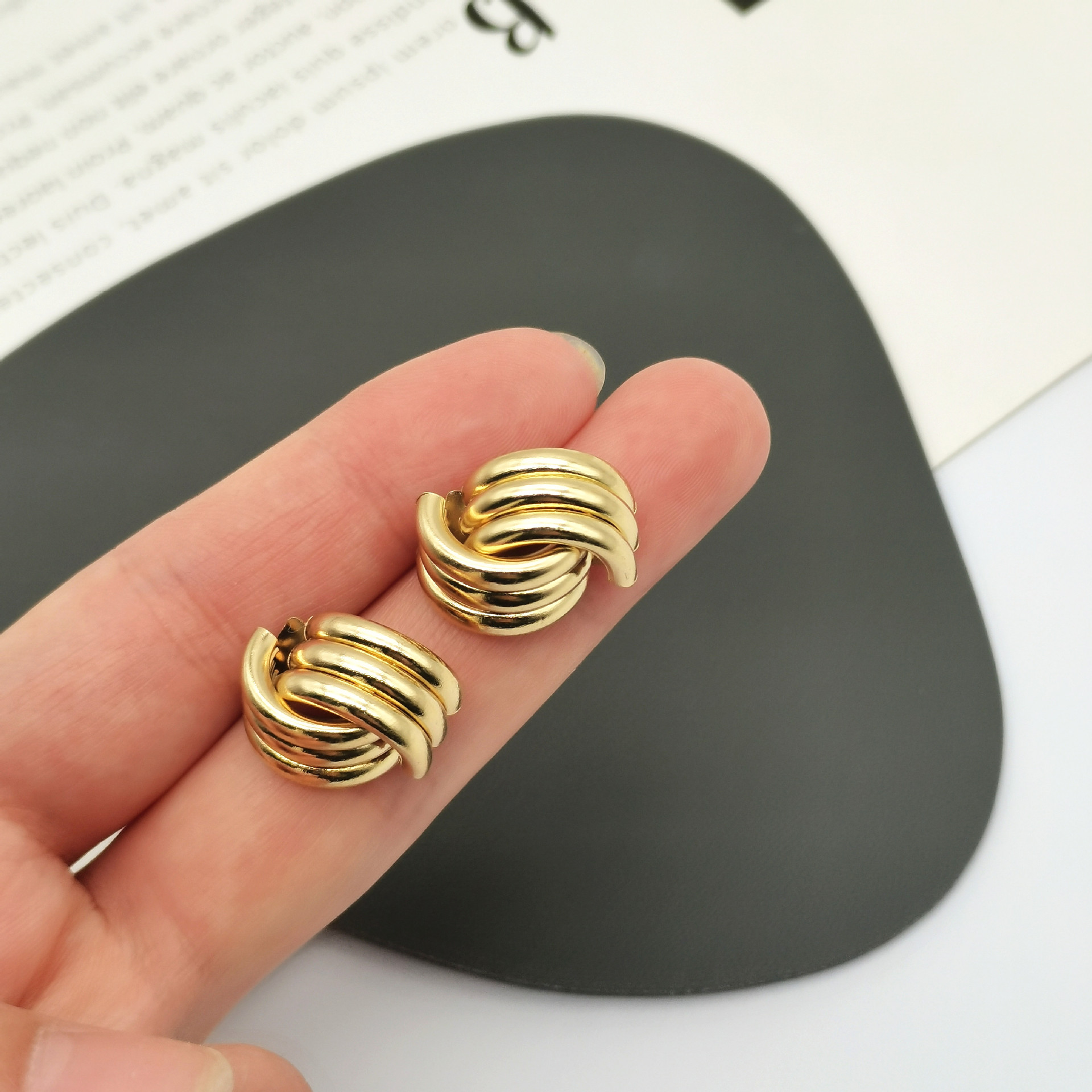Simple Style Geometric Stripe Alloy Plating Earrings display picture 6