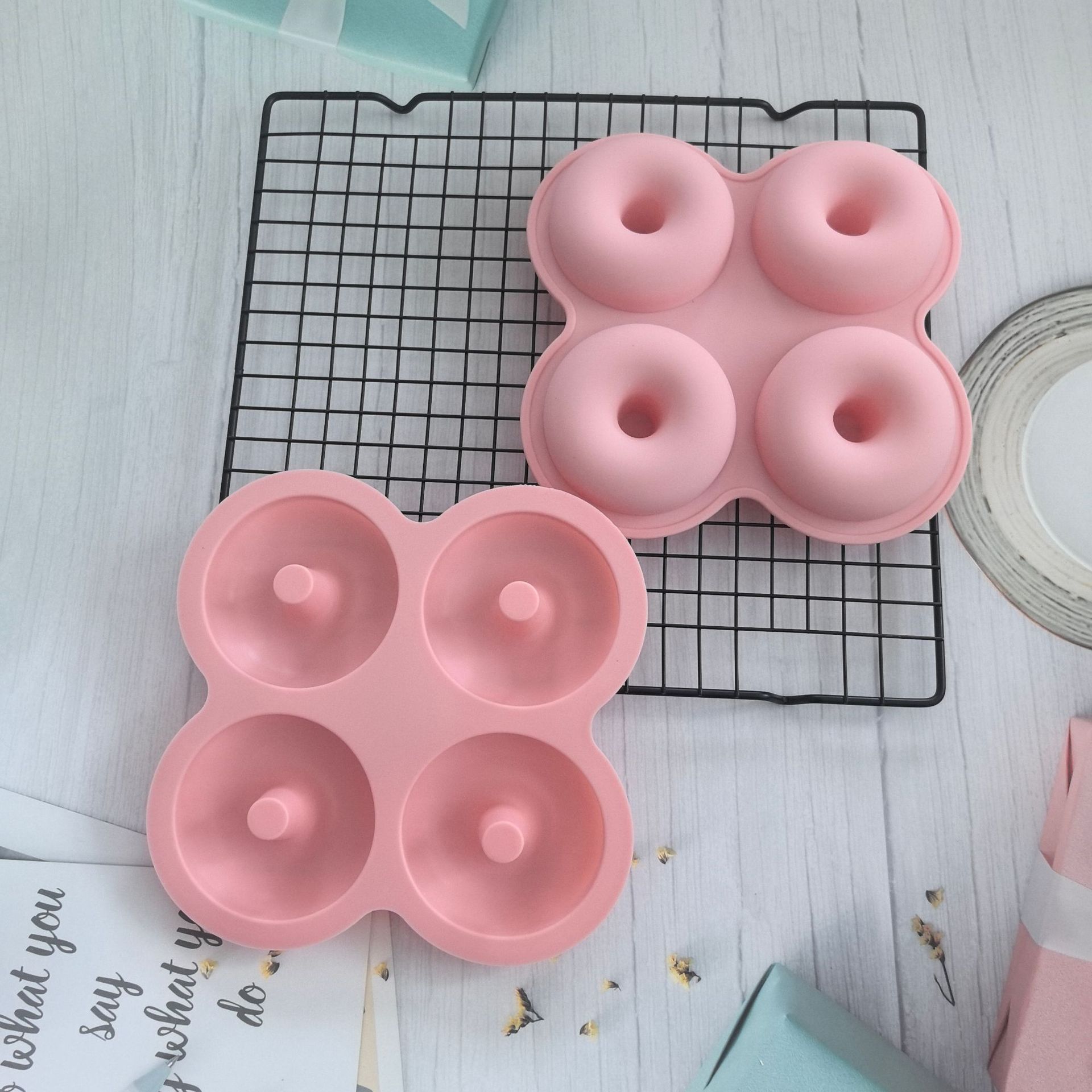 in stock 4-link Donut Mold Oven Baking Tools Diy Tools 4-link Silicone Baking Tray Cake Mold