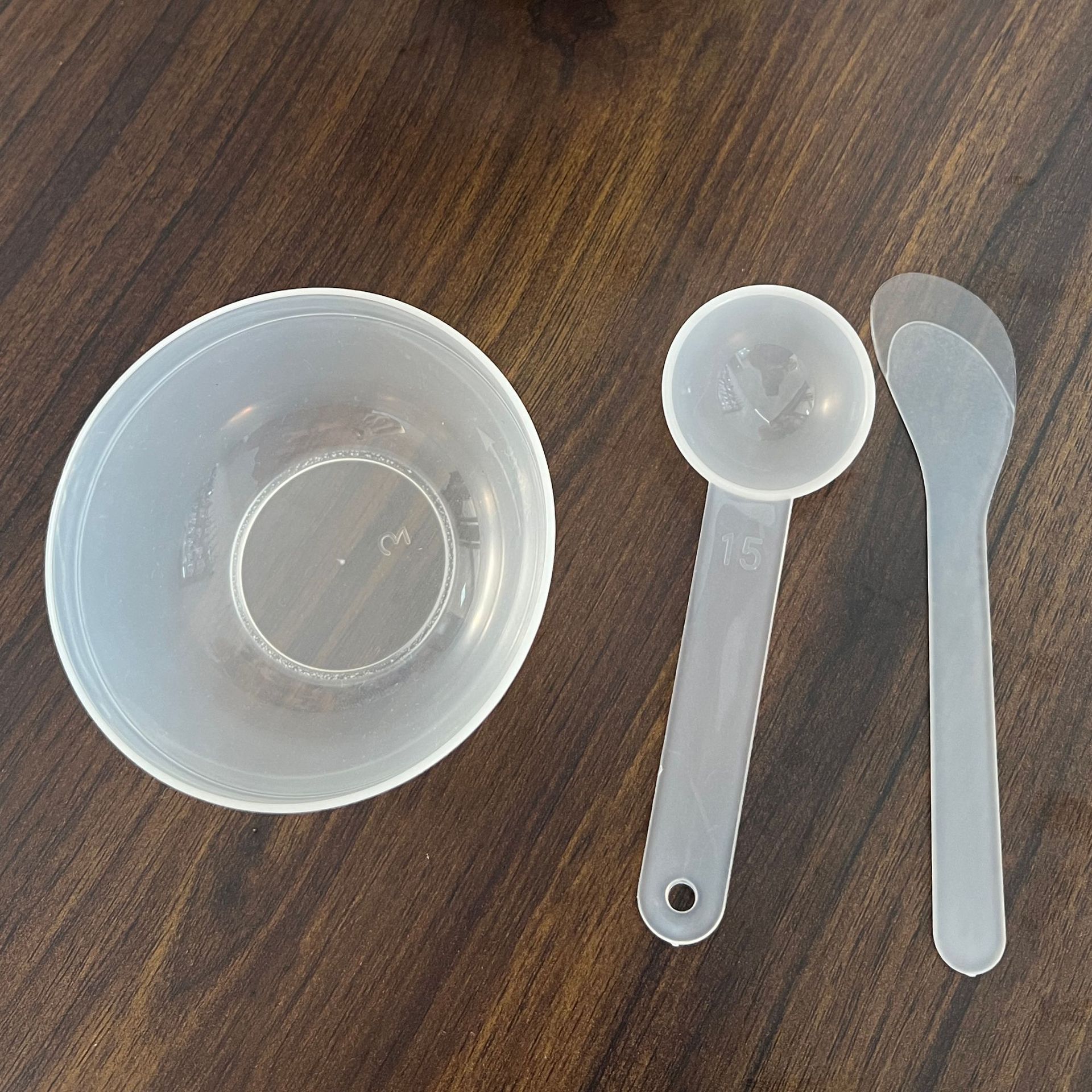 Juego de tazas para mascarillas faciales en stock con varilla medidora y mezcladora, espátula, herramientas para mascarillas de salón de belleza, cosméticos de spa.