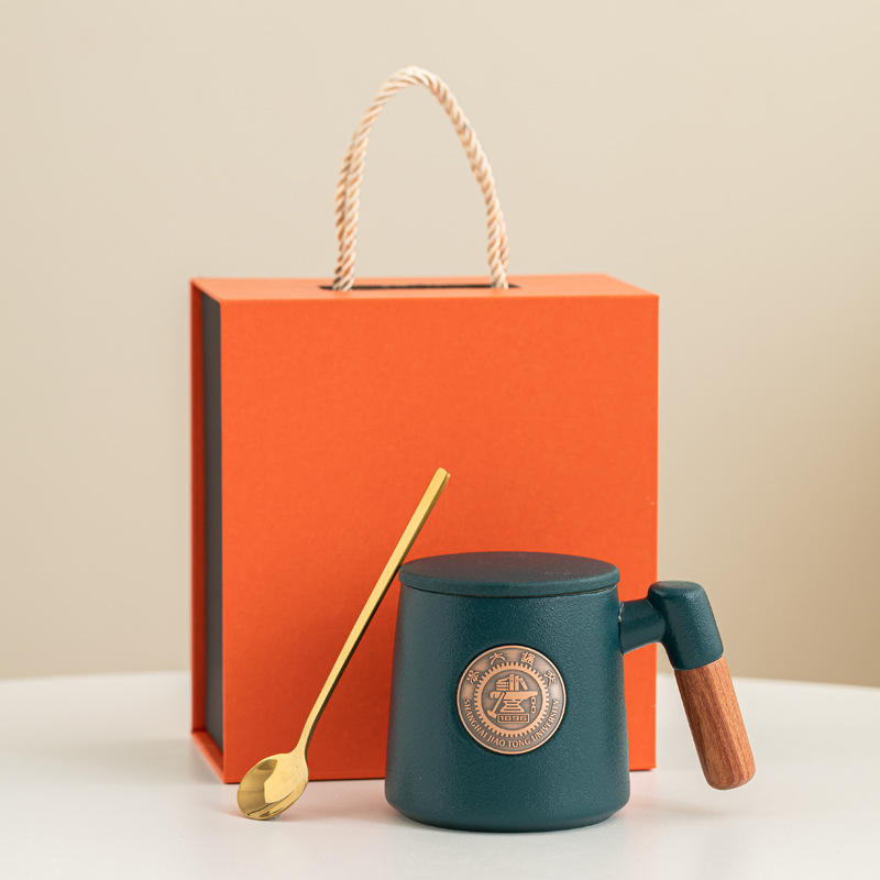 Festival del Medio Otoño regalo de mano mano mano mano de bronce con filtro ins Wenchuang pequeña taza fresca regalo de apertura escolar al por mayor