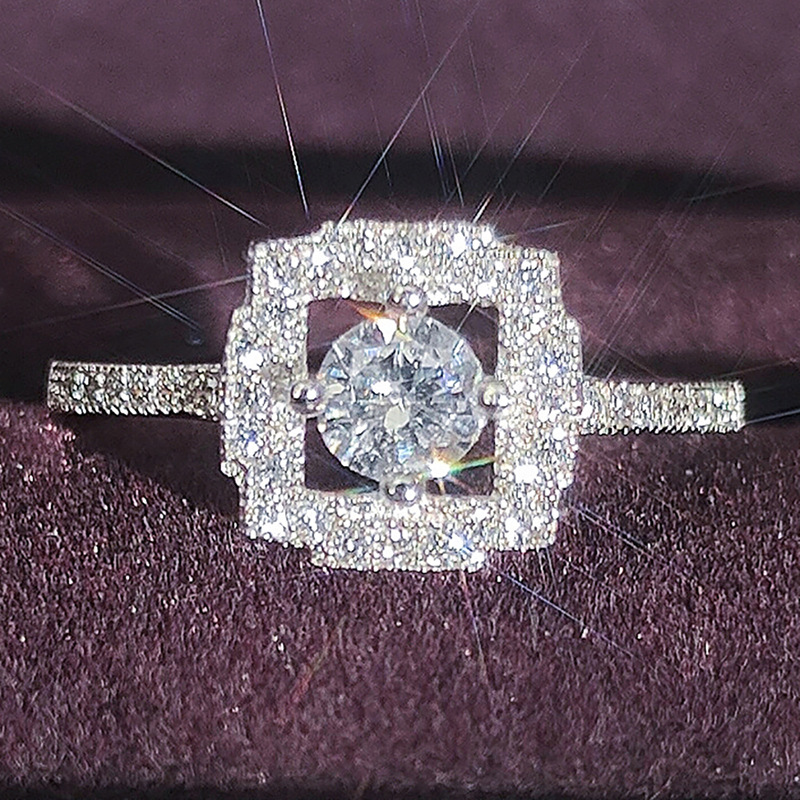 Engagement Ring With Flower Pattern And Zircon Stone For Women_voghion.com