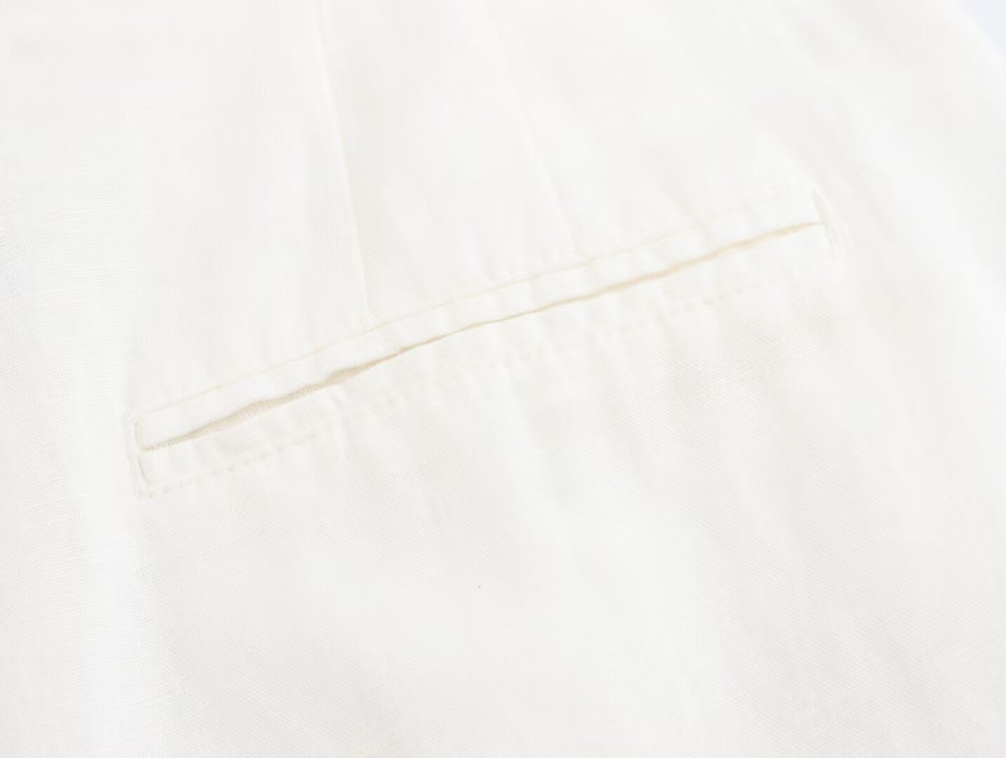 Pantaloni versatili in cotone e gamba larga, stile nuovo, estate 2024 da donna_voghion.com