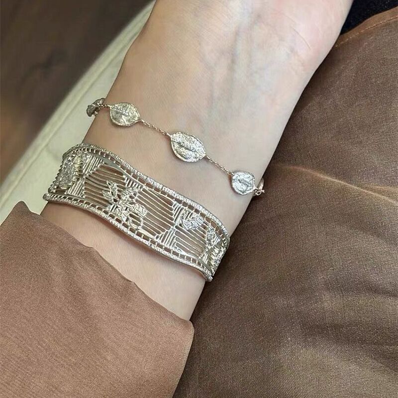 New Chinese Style Retro Texture Bracelet for Women, Light Luxury, High-End Niche Bracelet Design, Exquisite Fashion Gift