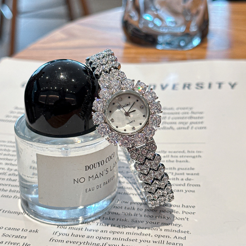 Dimini New Small Silver Watch Bracelet Watch Light Luxury Rhinestone Exquisite Quartz Watch Women's Small Full Diamond Waterproof Watch