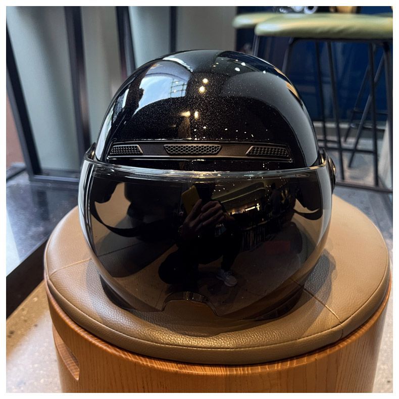 Suitable for electric car helmet certification motorcycle men's and women's helmet half helmet four seasons sun protection couple personality black and white