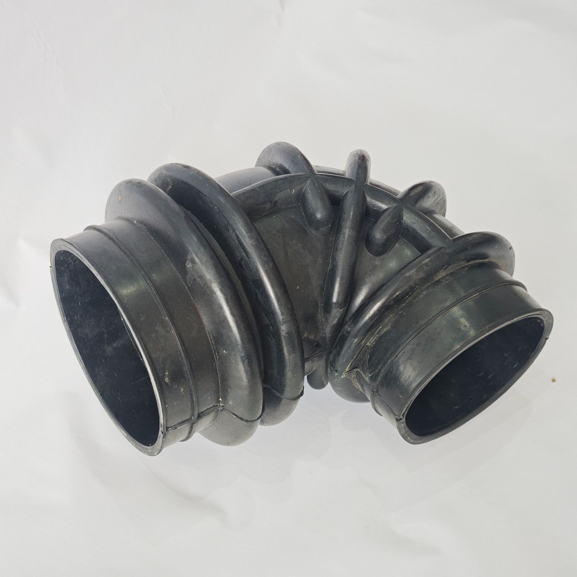 21214-1148035 High-Quality Russian Car Vaz Air Filter Tube, Can Be Made According to Sample for Lada