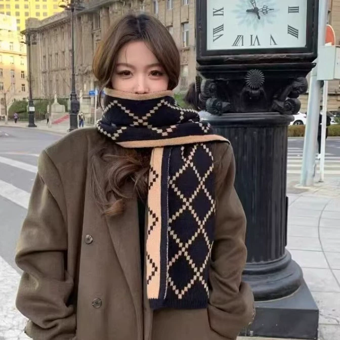 Женский шарф 2025 года, новый зимний двусторонний универсальный теплый утолщенный шерстяной вязаный клетчатый шерстяной шарф для защиты от холода