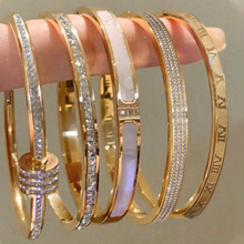 �W�����T��ˮ����ɫ�����ʯ�M�������C���b�18K��ins�L�֭h