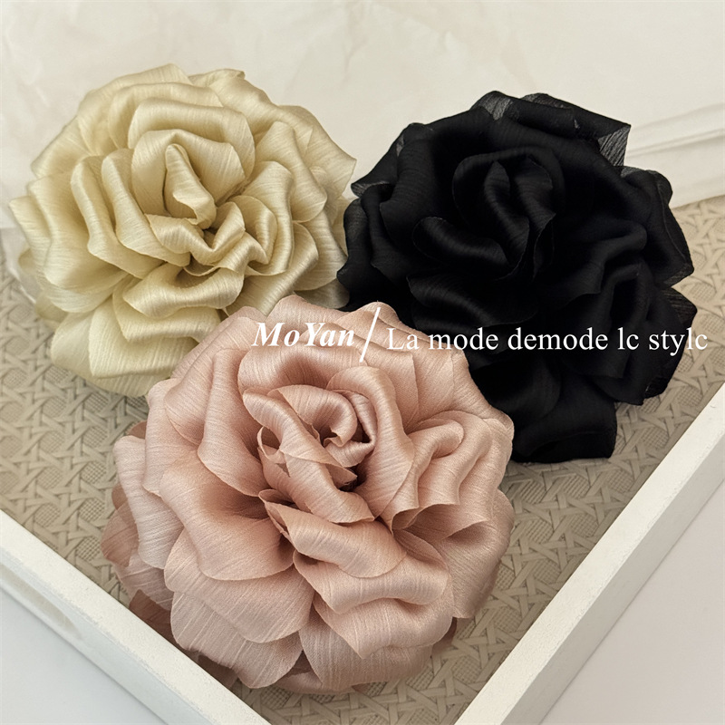 New three-dimensional camellia flower clip women's high-end sense flower hair clip retro temperament back head hair shark clip