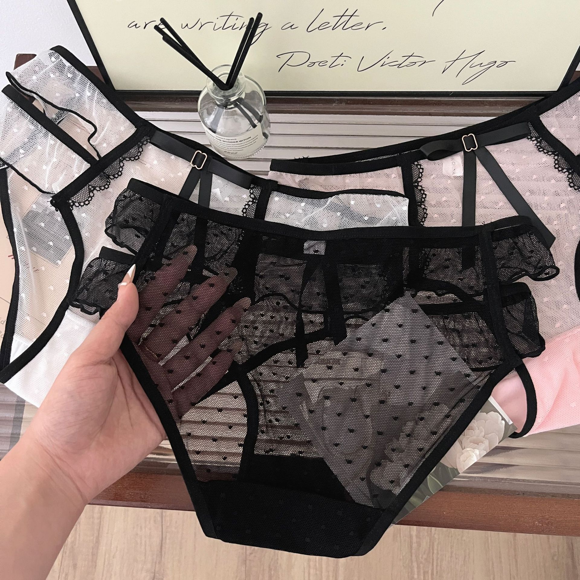 El viento es dulce ah ~ pantalones de encaje sexy francesas para mujeres puras quieren baja cintura verano delgado agujero de la cabeza de la mujer