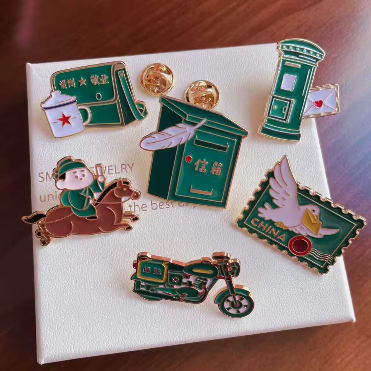 Retro Nostalgic Postal Series Alloy Brooch Mailbox Stamp Mailbox Badge Male and Female Student Clothes Bag Decoration