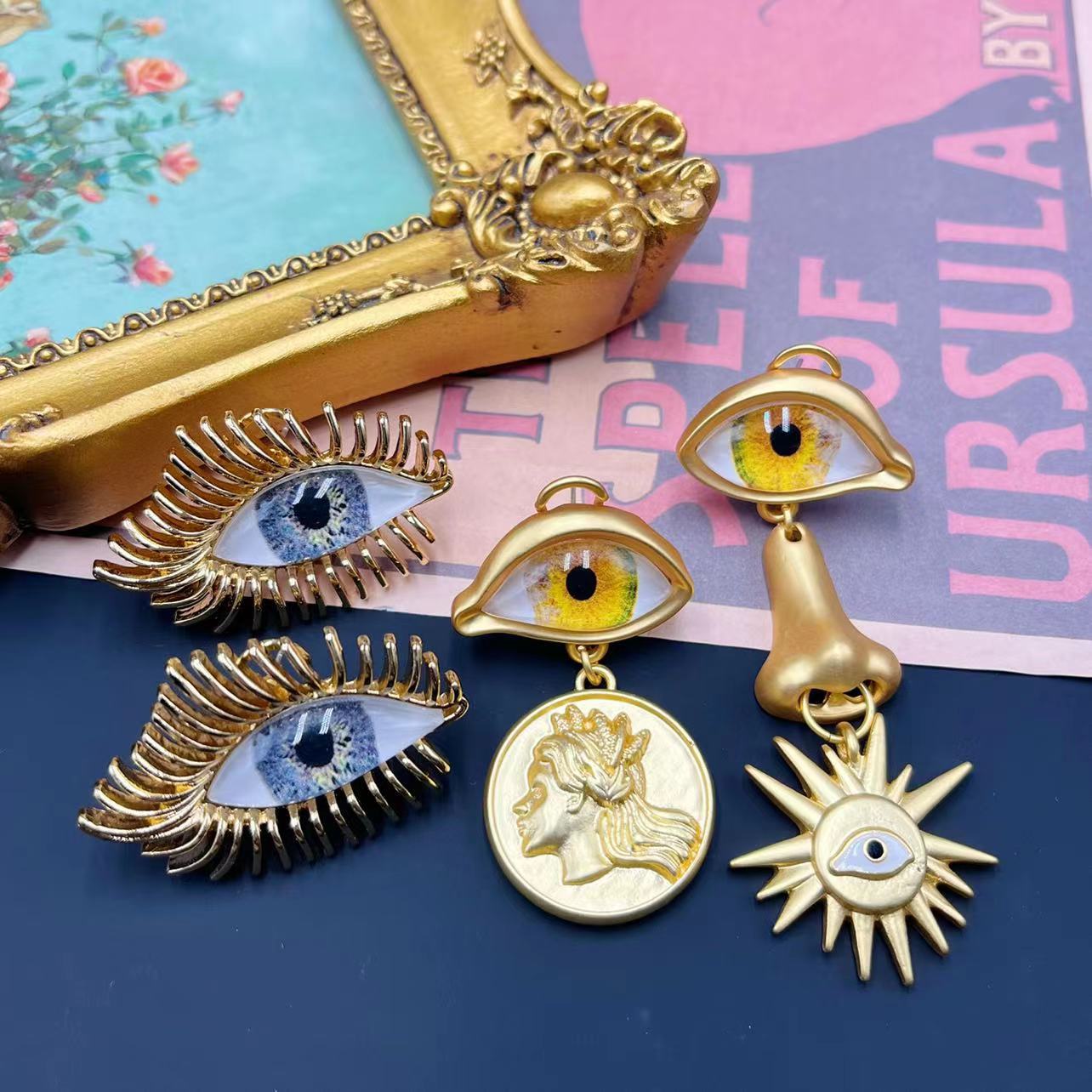 Women's Gender 1 Pair Retro Portrait Eye Alloy Earrings