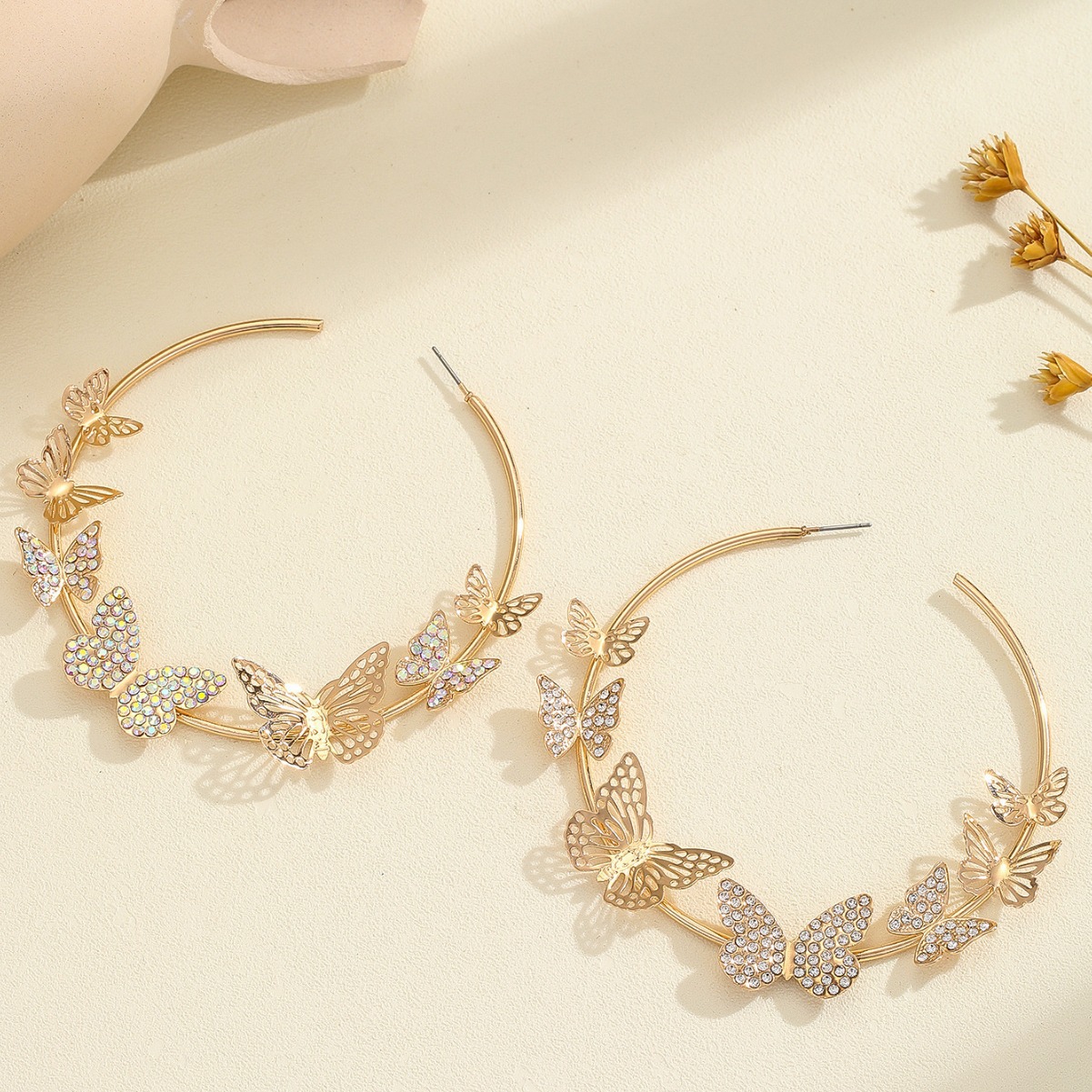 Europa y los Estados Unidos de moda transfronteriza dulce mariposa hueca gran orejas de moda personalidad exagerada fábrica de orejas al por mayor